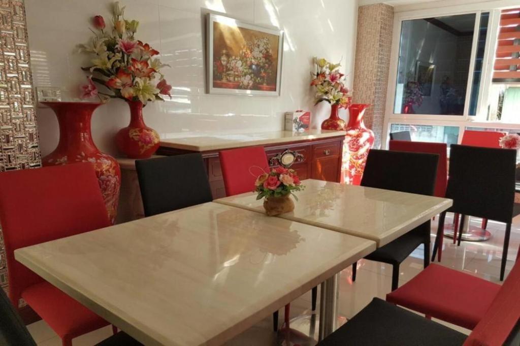 V-House Hotel Транг Экстерьер фото