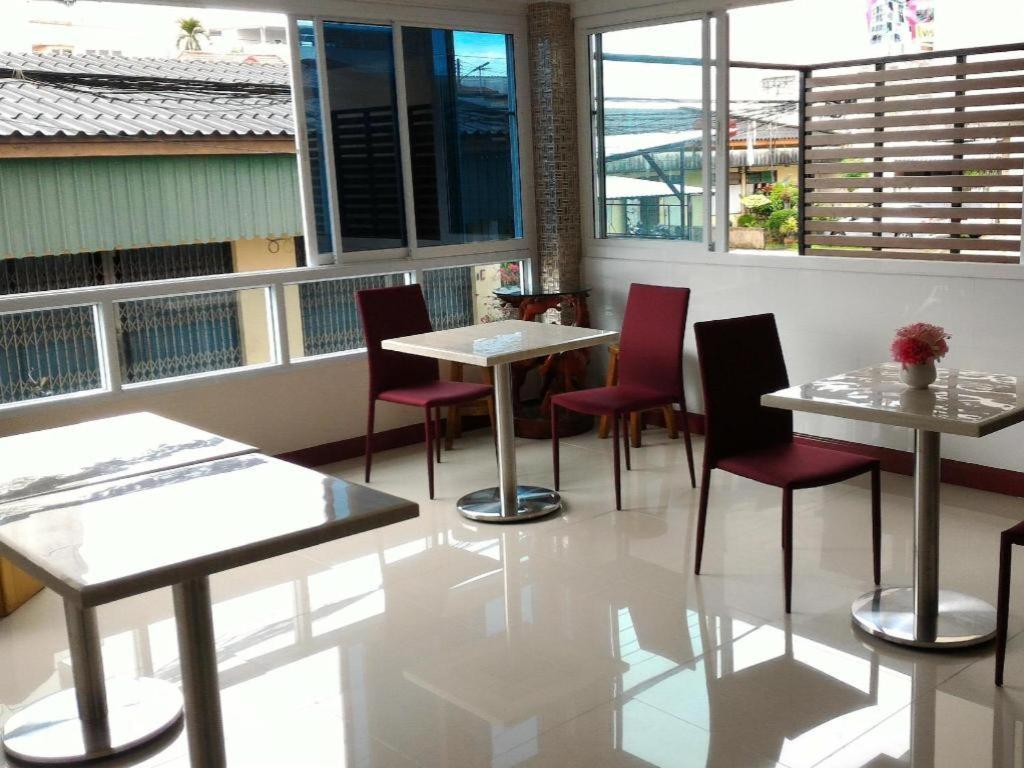 V-House Hotel Транг Экстерьер фото