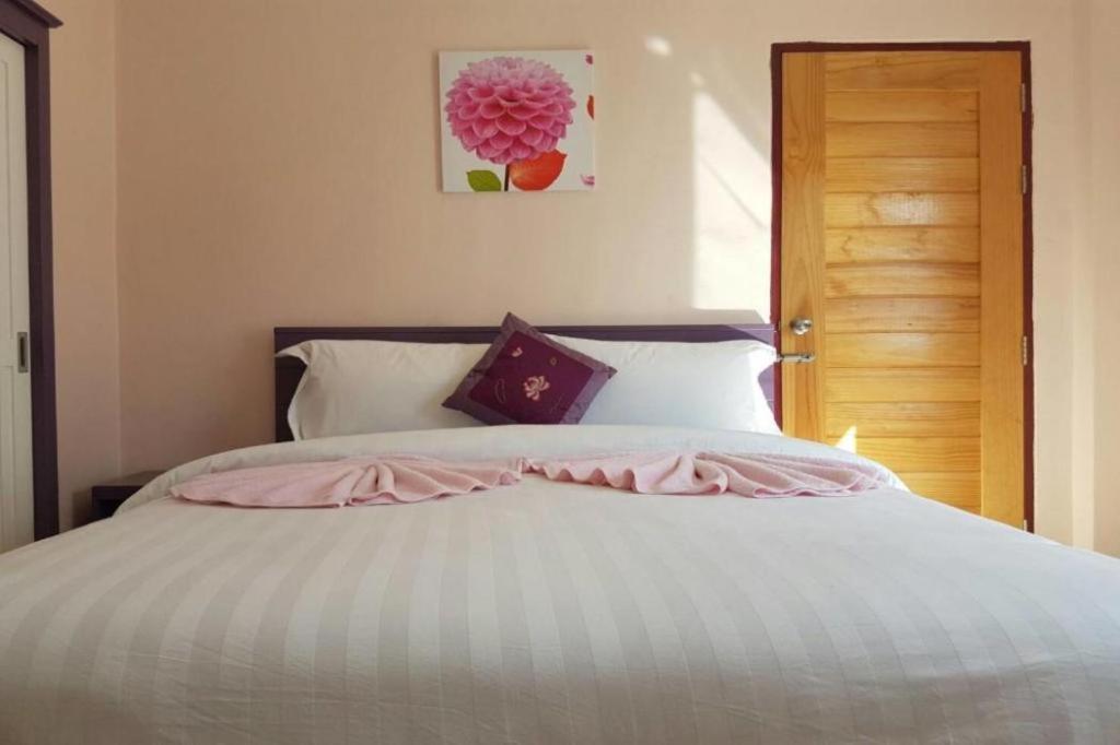 V-House Hotel Транг Экстерьер фото