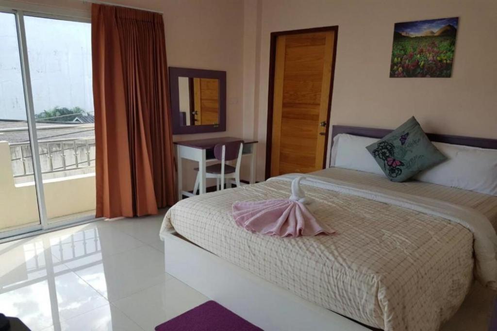 V-House Hotel Транг Экстерьер фото