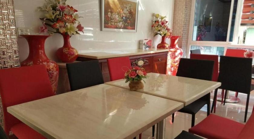 V-House Hotel Транг Экстерьер фото