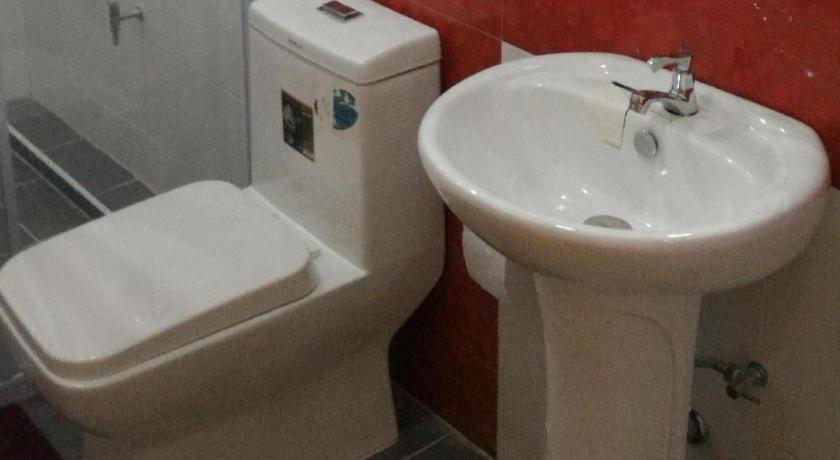 V-House Hotel Транг Экстерьер фото