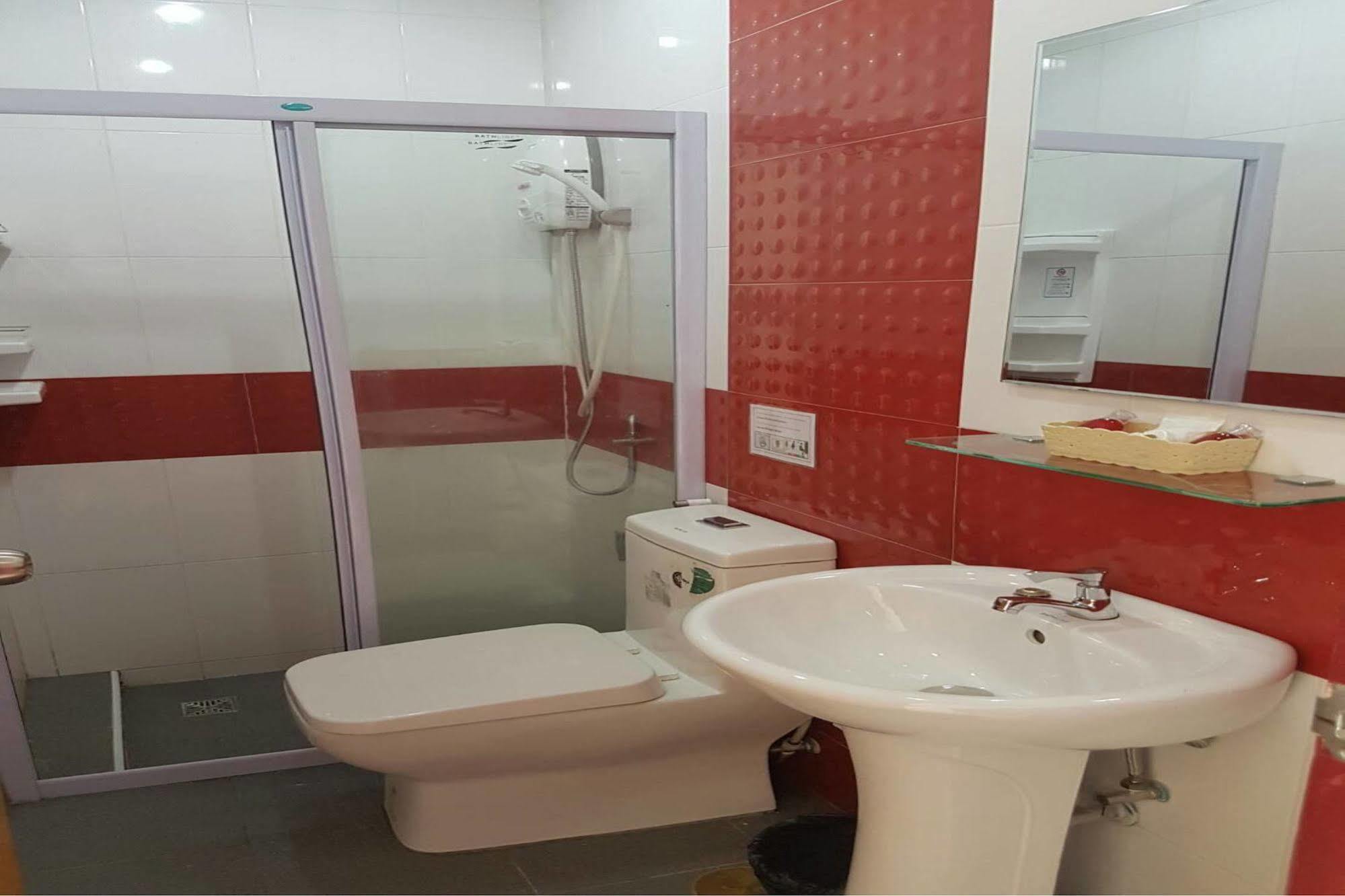 V-House Hotel Транг Экстерьер фото