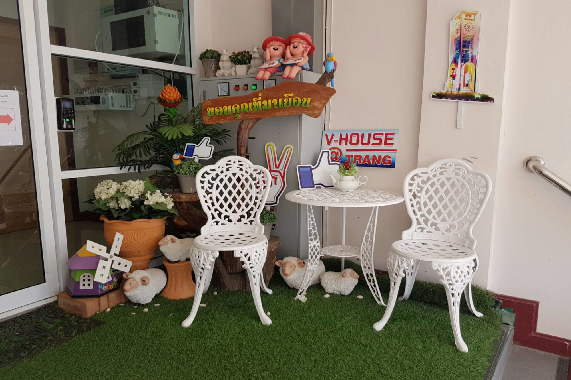 V-House Hotel Транг Экстерьер фото